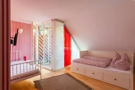 Derhof Apartment *